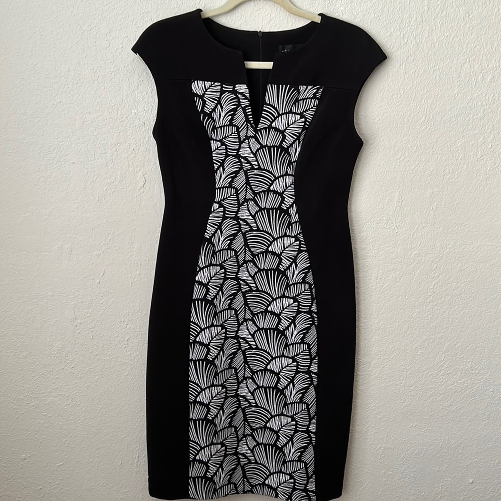 Connected Apparel Sleeveless dress. Black and white. Size 6.